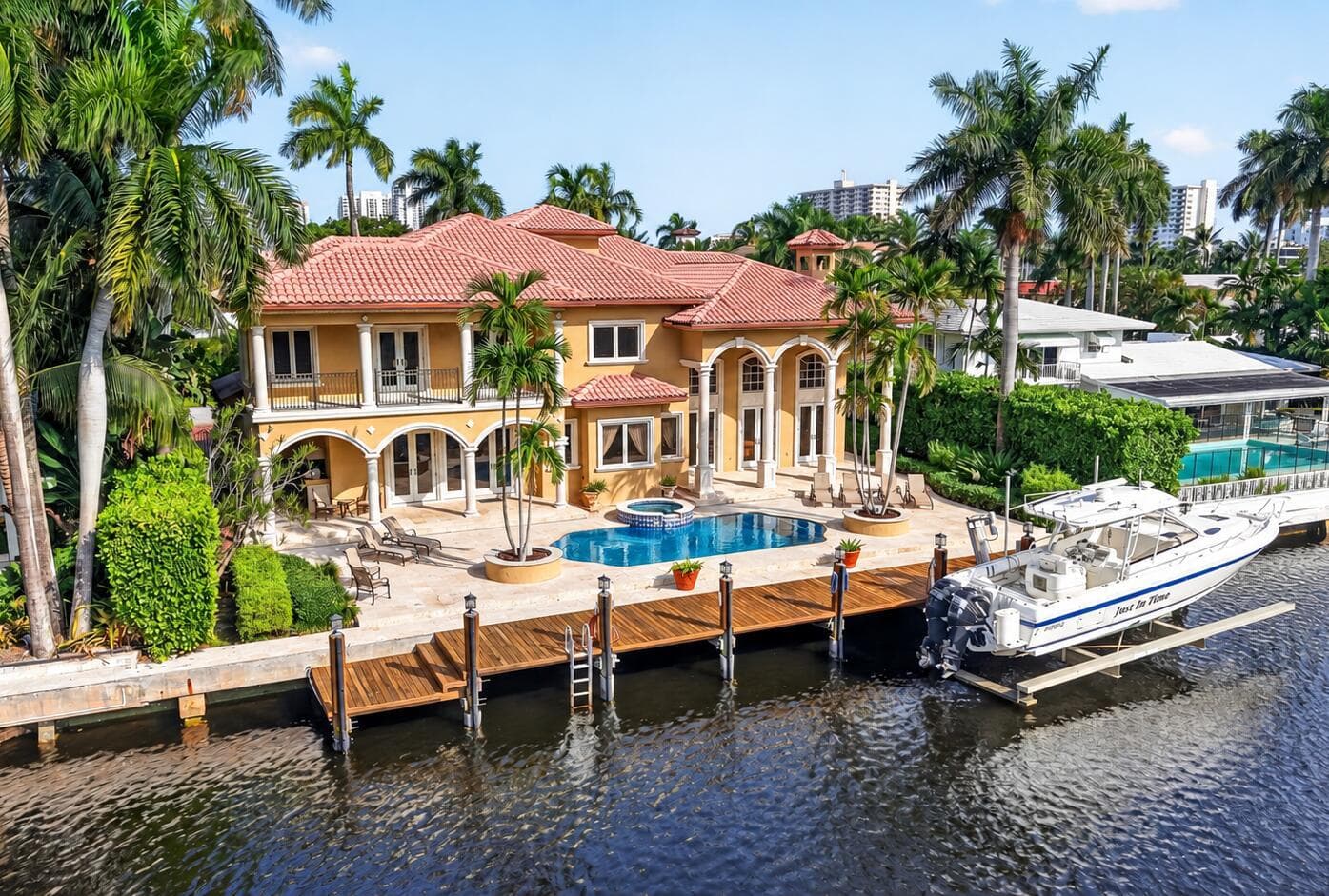 161_Aerial_Rear_Exterior_and_Dock