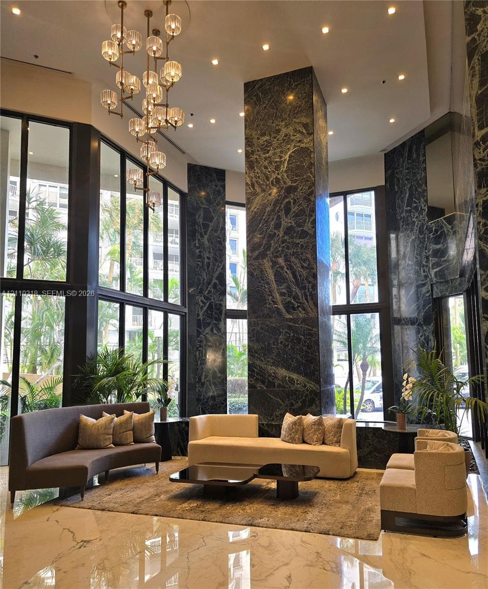 Bldg Entry Lobby